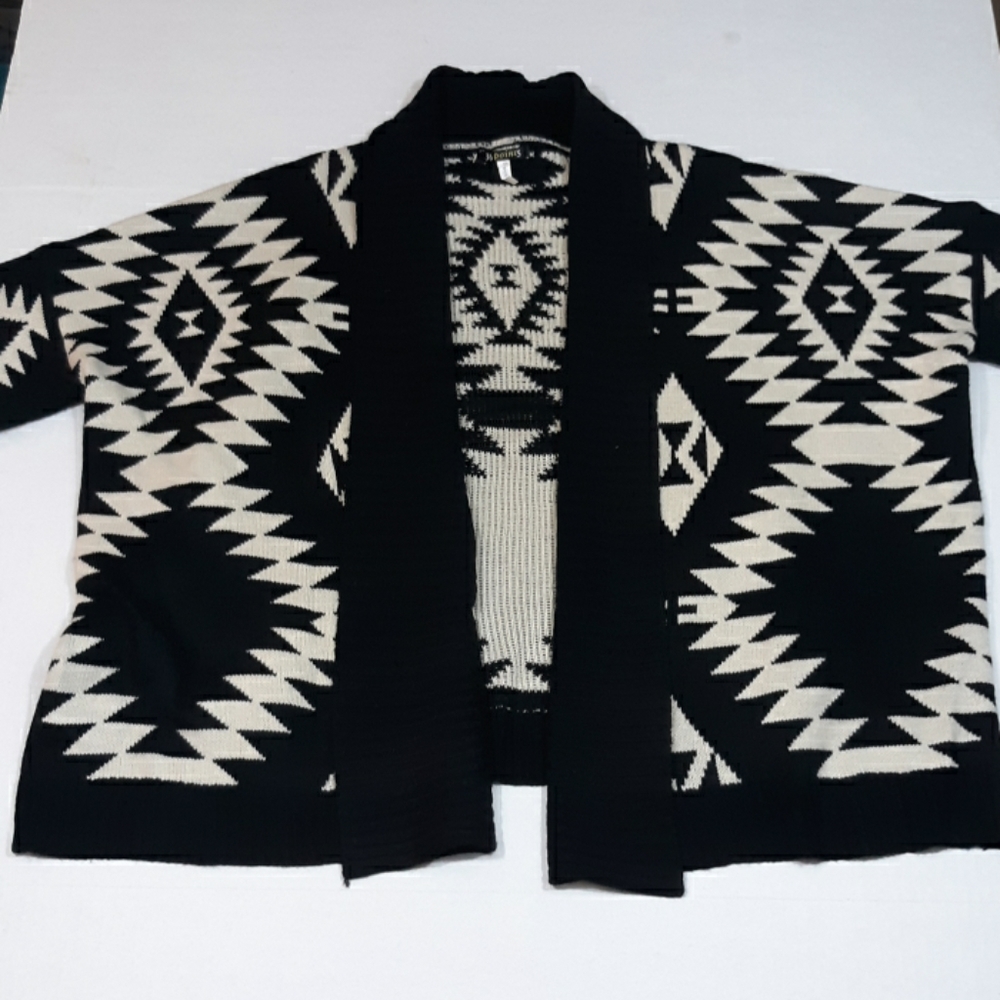 ⬇️$20 36 point 5 tribal print knit cardigan S